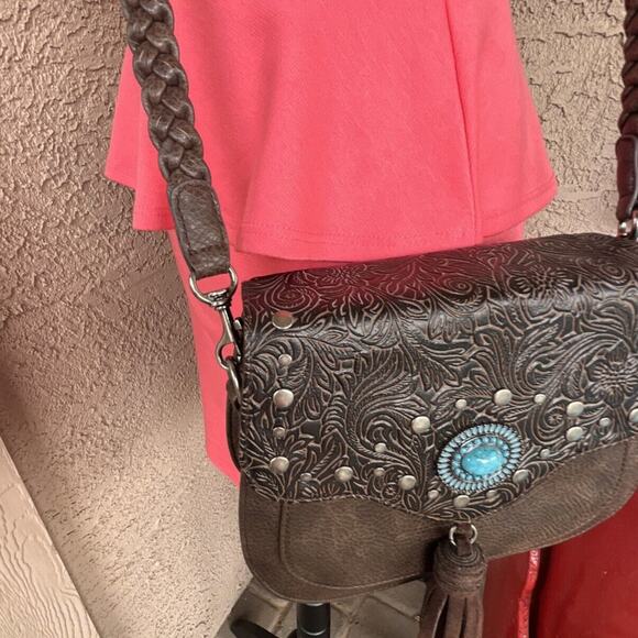 NEW Southwestern Women’s Vegan Brown Turquoise Concho Braided Shoulder Strap Bag - Picture 2 of 11
